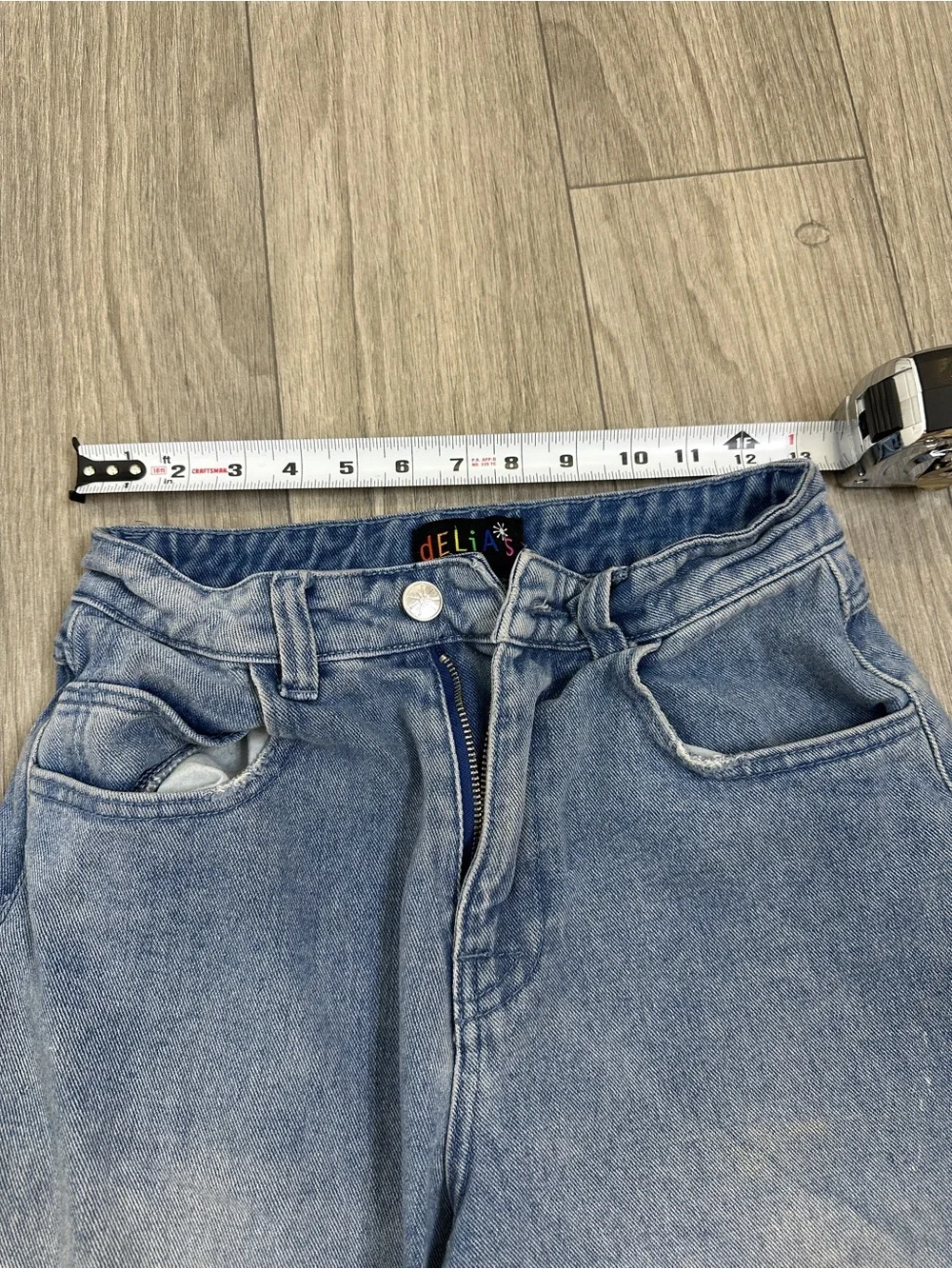 Delia*s Light Wash Jeans Small Relaxed Fit Y2K Denim - Picture 13 of 14